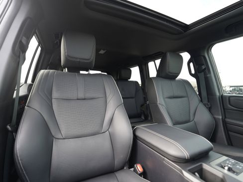 Used 2024 Toyota Land Cruiser image 11