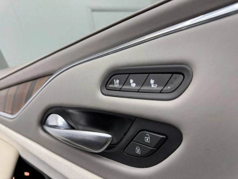 Used 2023 Cadillac Escalade ESV Sport Platinum w/ Heavy-Duty Trailer Package AWD/4WD image 16