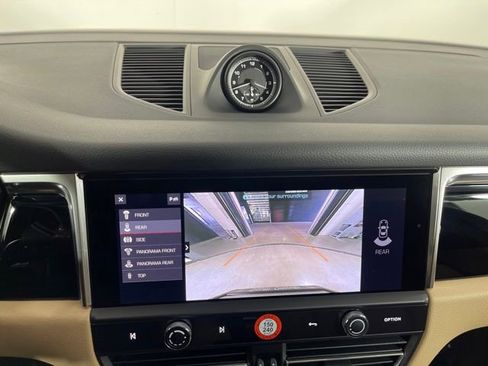 Used 2025 Porsche Macan image 47