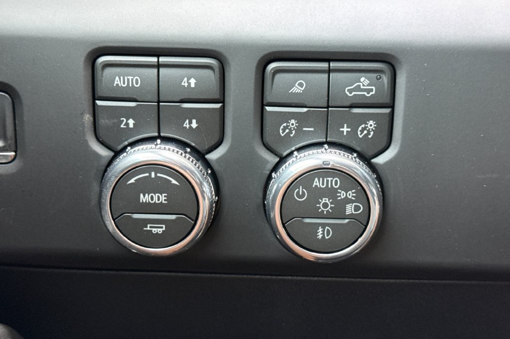 Used 2026 GMC Sierra 2500 AT4 w/ AT4 Premium Plus Package AWD/4WD image 30
