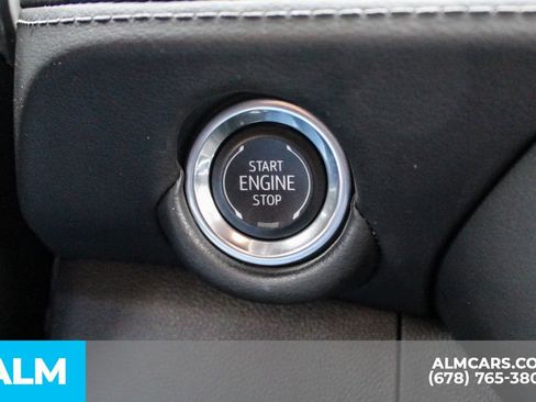 Used 2025 Chevrolet Suburban Z71 AWD/4WD image 29