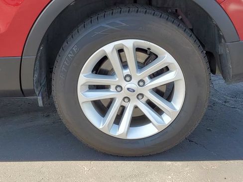Used 2017 Ford Explorer XLT w/ Equipment Group 202A FWD image 9