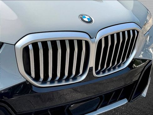 Used 2024 BMW X5 xDrive40i w/ M Sport Package AWD/4WD image 27