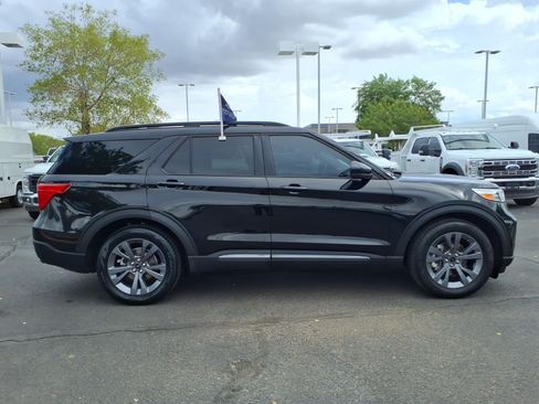Certified 2023 Ford Explorer XLT w/ Equipment Group 202A RWD image 3