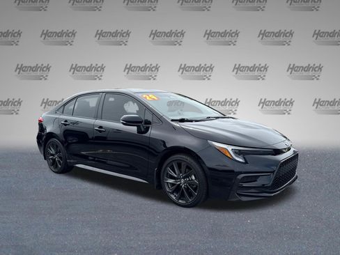 Used 2024 Toyota Corolla SE w/ SE Premium Package FWD image 2
