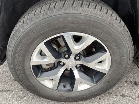 Used 2018 Jeep Cherokee Trailhawk w/ Quick Order Package 27L image 12