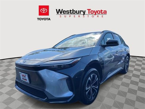 Used 2025 Toyota bZ4X AWD image 3