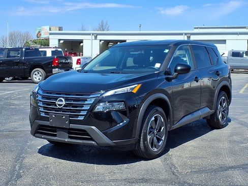 Certified 2025 Nissan Rogue SV image 2