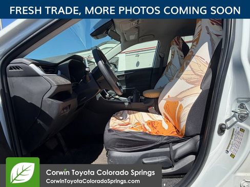 Used 2023 Toyota RAV4 LE AWD/4WD image 9