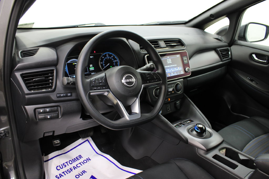 Used 2025 Nissan Leaf S FWD image 15