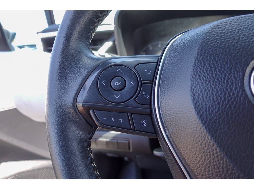 Used 2025 Toyota Corolla SE FWD image 14
