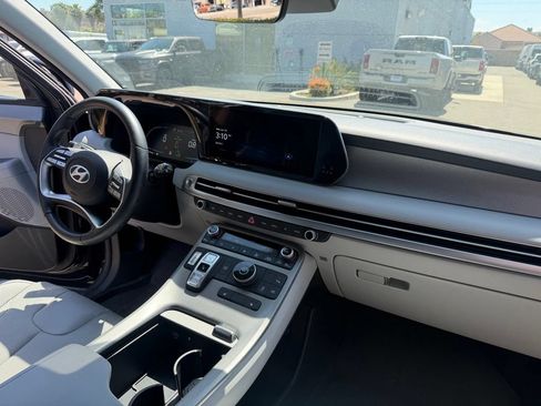 Used 2025 Hyundai Palisade SEL FWD image 17