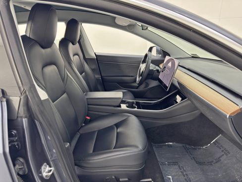 Used 2020 Tesla Model 3 Standard Range Plus image 16