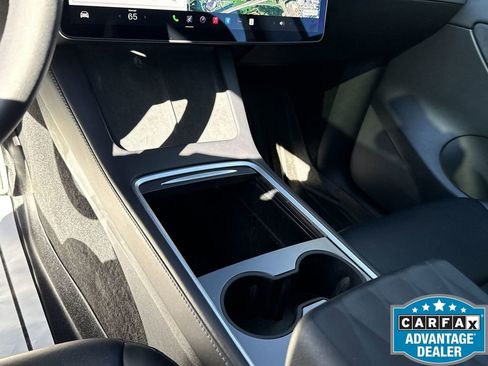 Used 2022 Tesla Model Y Performance image 21