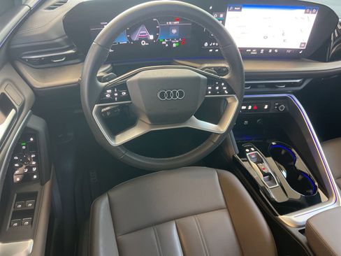 Used 2025 Audi Q5 Premium w/ 19" Wheel Package image 37