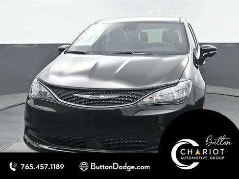 New 2026 Chrysler Voyager LX image 1