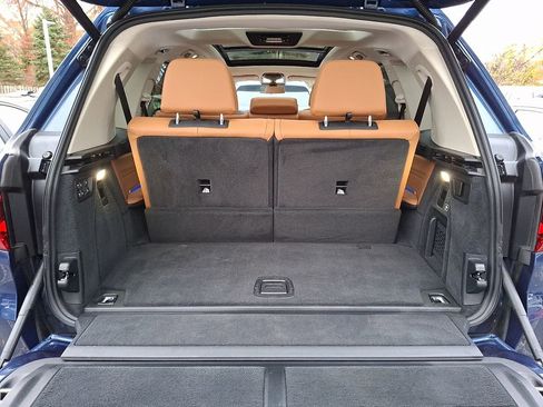 Used 2021 BMW X7 xDrive40i w/ Executive Package image 28