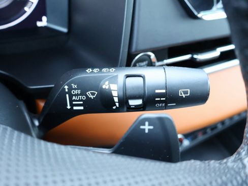 Used 2024 Mitsubishi Outlander SEL image 17