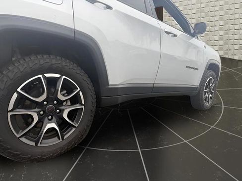 Used 2025 Jeep Compass Trailhawk w/ Trailhawk Elite Group image 34