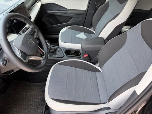 Certified 2025 Volkswagen Taos S FWD image 12