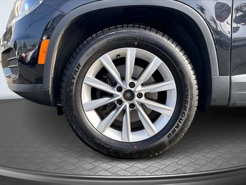 Used 2017 Volkswagen Tiguan Limited w/ Premium Package image 9