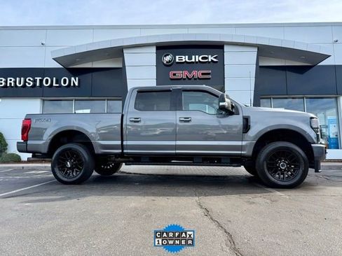 Used 2022 Ford F250 Lariat w/ Black Appearance Package image 2