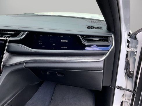 Certified 2023 Jeep Grand Cherokee L Overland image 22