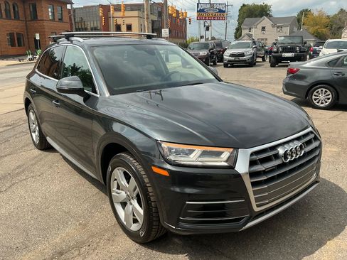 Used 2018 Audi Q5 2.0T Premium Plus w/ Premium Plus Package AWD/4WD image 2