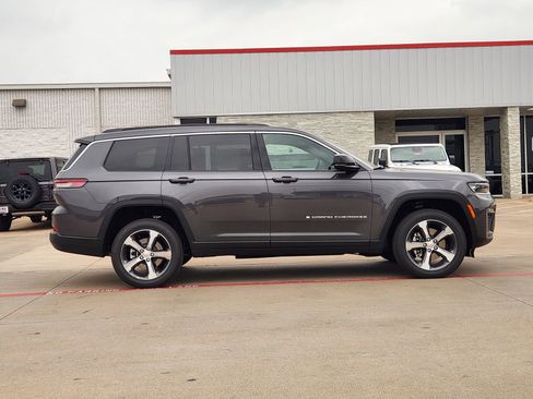 New 2026 Jeep Grand Cherokee L Limited AWD/4WD image 7
