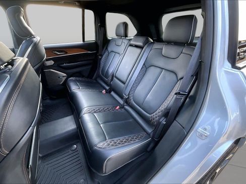 Used 2022 Jeep Grand Cherokee Summit AWD/4WD image 19