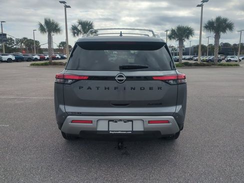 Used 2024 Nissan Pathfinder Platinum w/ Black Appearance Package image 6