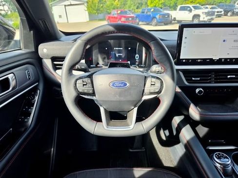 Used 2025 Ford Explorer ST-Line AWD/4WD image 12