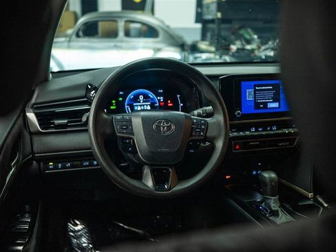 Used 2026 Toyota Camry LE FWD image 14