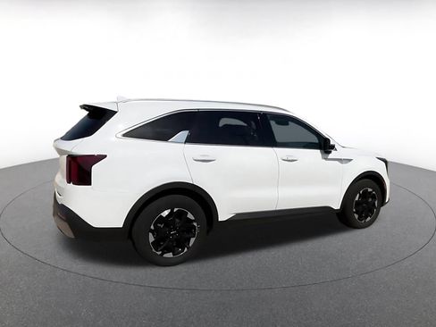 Used 2024 Kia Sorento S FWD image 15