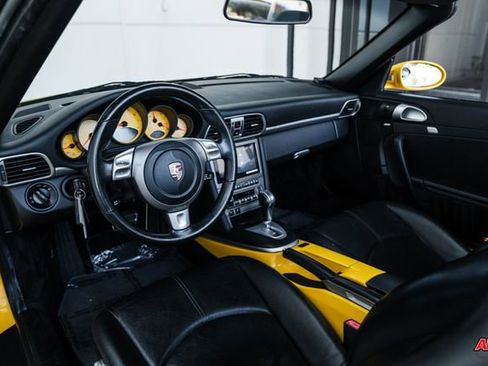 Used 2006 Porsche 911 Carrera S image 2