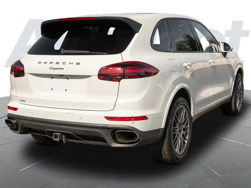 Used 2017 Porsche Cayenne AWD/4WD image 3