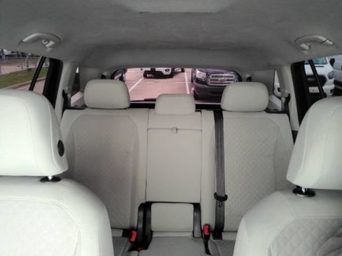 Used 2021 Volkswagen Tiguan S FWD image 33