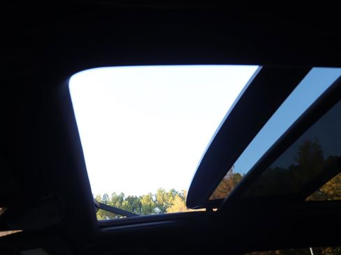 New 2026 BMW X5 xDrive50e w/ Climate Comfort Package image 24