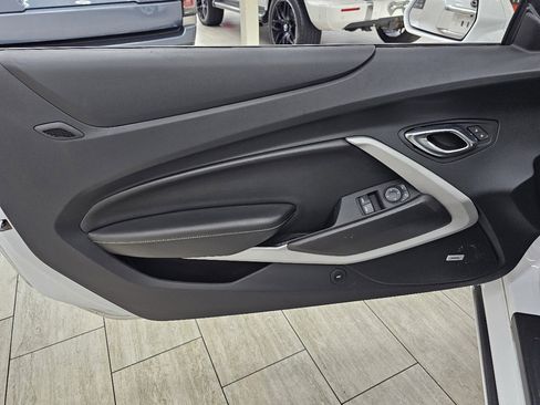 Used 2020 Chevrolet Camaro LT w/ Technology Package image 20