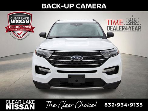 Used 2023 Ford Explorer XLT w/ Equipment Group 202A RWD image 2