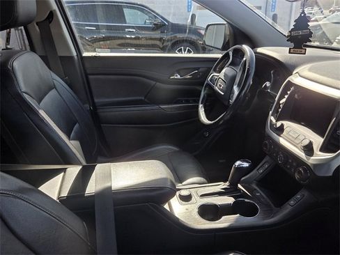 Used 2019 GMC Acadia SLT w/ LPO, Floor Liner Package image 9