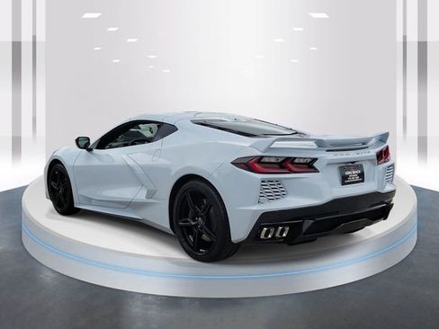 Used 2021 Chevrolet Corvette Stingray Preferred Cpe w/ Z51 Performance Package image 4