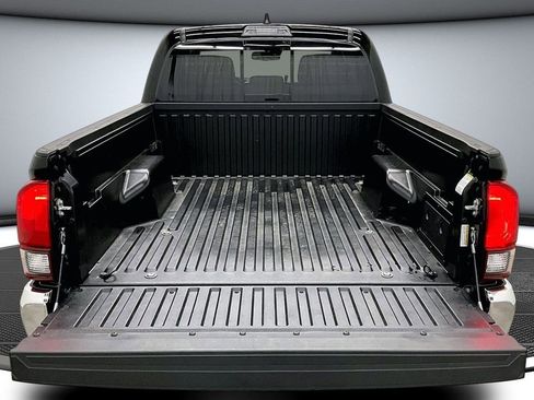 Used 2023 Toyota Tacoma SR5 AWD/4WD image 7