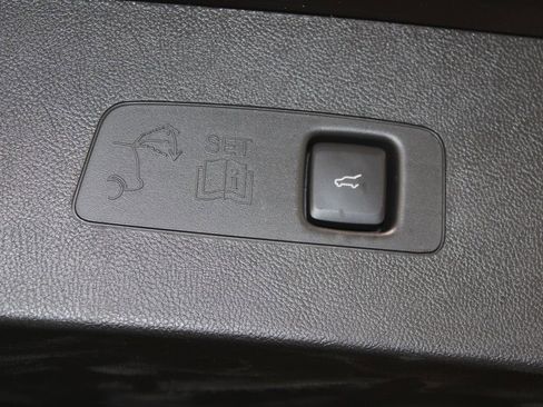 New 2026 Lincoln Corsair Premiere image 16