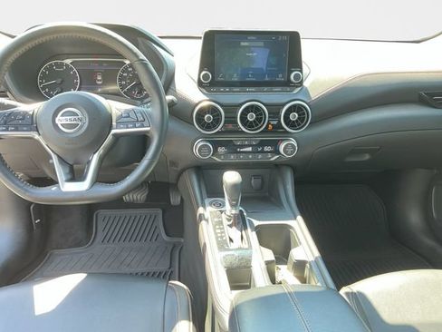 Used 2023 Nissan Sentra SR w/ SR Premium Package FWD image 11