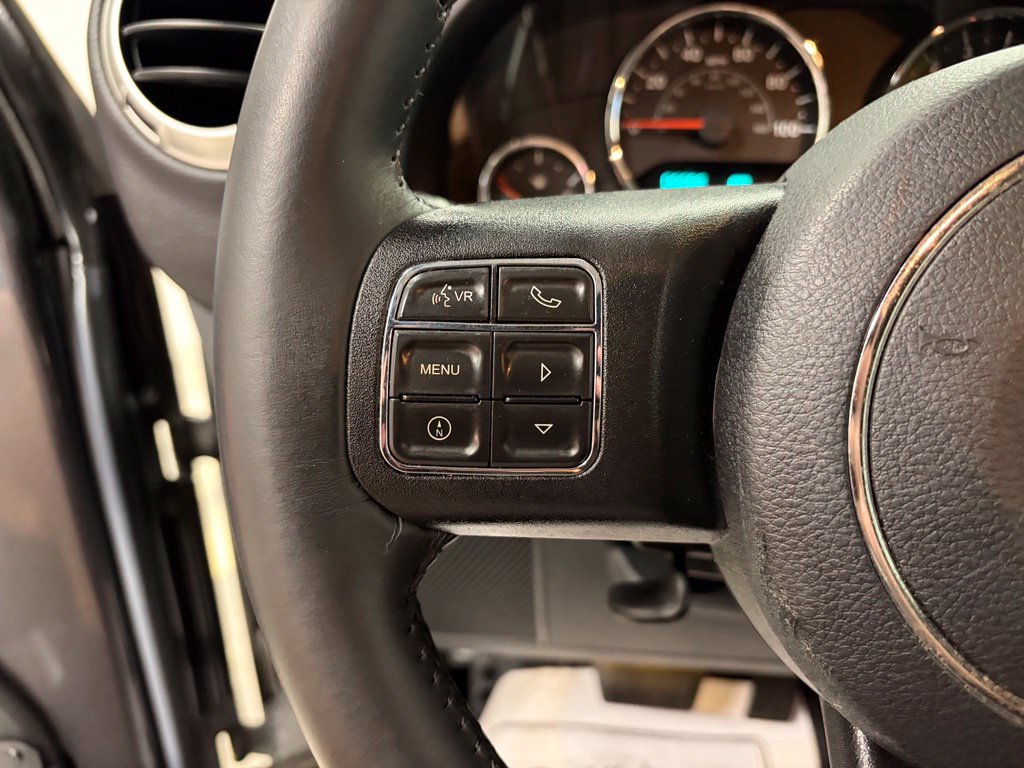 Used 2016 Jeep Wrangler Unlimited Rubicon w/ Connectivity Group AWD/4WD image 12