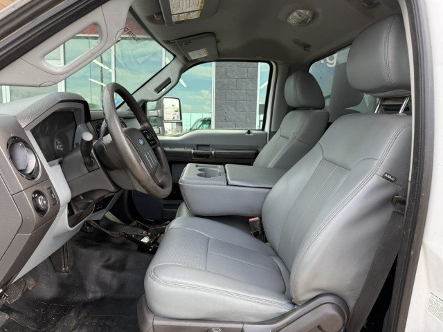 Used 2015 Ford F550 2WD Regular Cab Super Duty image 25