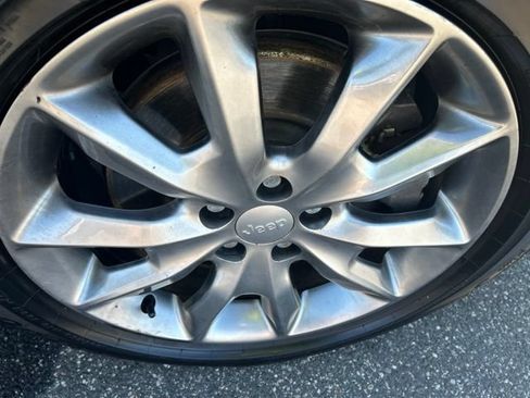 Used 2018 Jeep Cherokee Limited AWD/4WD image 9