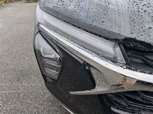 Used 2025 Chevrolet Trax LT w/ LT Convenience Package image 10