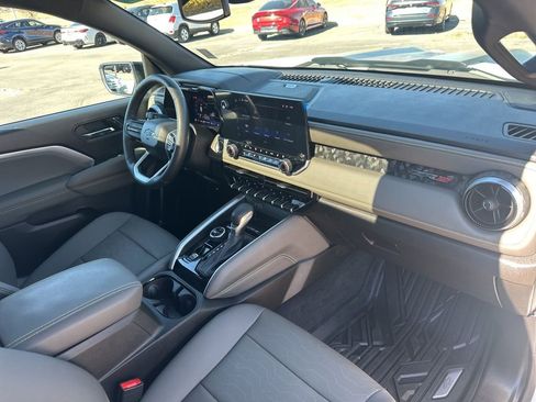 Used 2025 Chevrolet Colorado ZR2 w/ Technology Package image 28